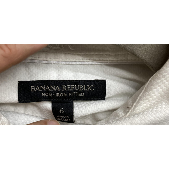 Banana Republic Shirt Womens 6 White Non-Iron Fitted Button Down Texture - Picture 9 of 14